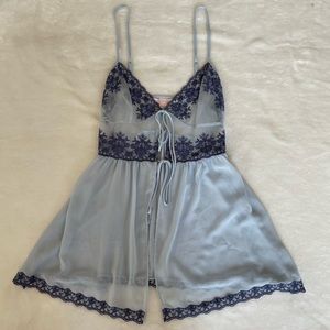 VINTAGE VICTORIA’S SECRET LACE BABYDOLL SLIP /CHEMISE
